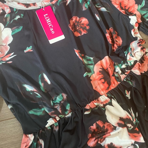 Floral Dress 🌸 - Picture 2 of 4